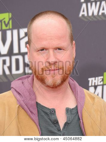 LOS ANGELES - 14 Nisan: Joss Whedon Mtv Film Ödülleri 2013 için 14 Nisan 2013 yılında Culver ulaşan
