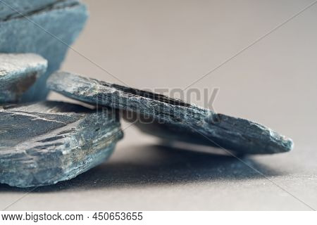 Slate, Stone Splinters, Wood Splinters, Shingle Is A Collective Term For Different Tectonically Defo