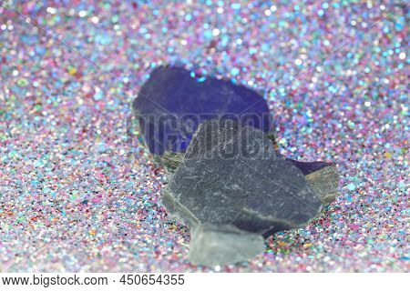 Slate, Stone Splinters, Wood Splinters, Shingle Is A Collective Term For Different Tectonically Defo