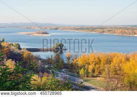 Ukraine Before The War. View Of The Dnieper, Forest And Bridges In Kaniv, Cherkasy Region, Ukraine F