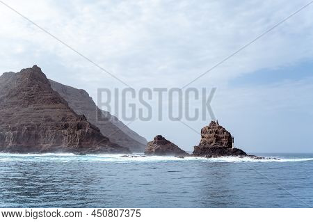 Punta Fariones Sea Stacks, Chinijo Archipelago, Orzola, Lanzarote, Canary Islands, Spain
