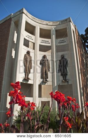 ศาลาว่าการเมือง Charlottesville รัฐเวอร์จิเนีย