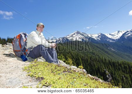 Traveling In Washington. Mt Rainer Hiking Trail