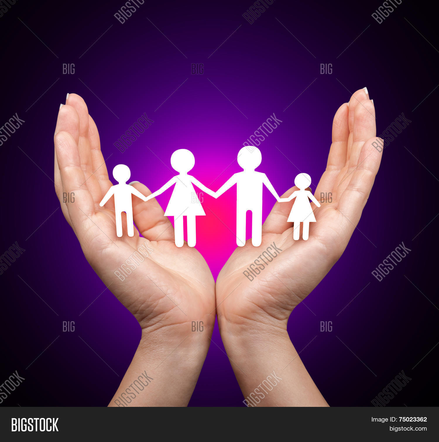 лого вместе четыре руки. семья руки. 4 руки приложение. тайский массаж для женщин. массаж в 4 руки.