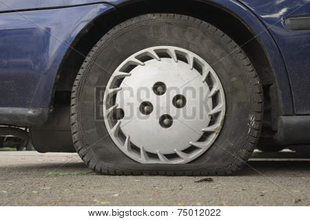 Flat aged tire