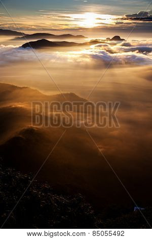 Amazing sunrise seen from Sri Pada