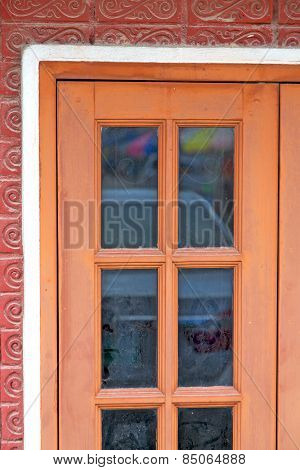 Window   In  Gold    Temple  Orange