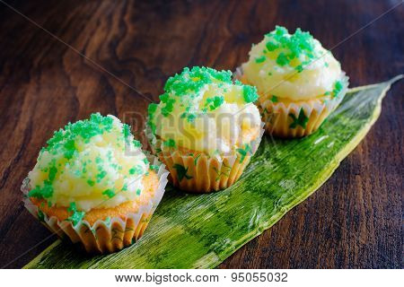 Muffins with butter cream