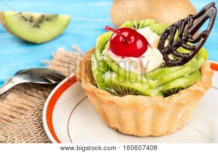 Tart With Kiwi