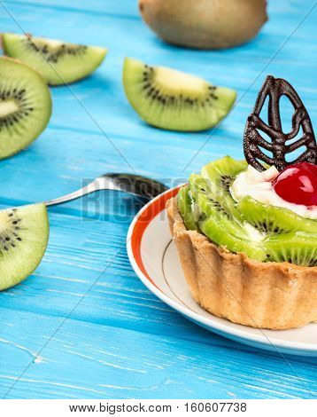 Tart With Kiwi
