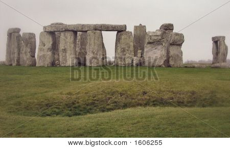 Stonehenge w deszczowy dzień