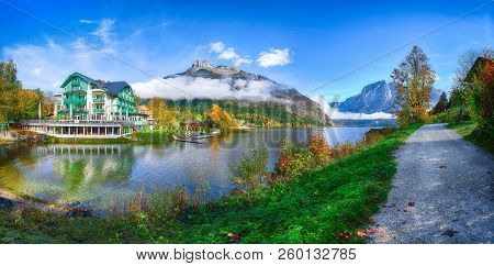 Picturesque Autumn Scene Of Altausseer See Lake. Sunny Morning View Of Altaussee Village. Location: 