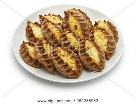 karjalanpiirakka, karelian pie, finnish food, finland breakfast