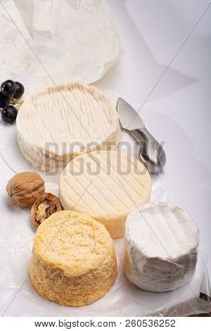 French Aoc Soft Cow Cheeses, Crumbly Langres With Washed Rind Structure, Sharp Pie Angloys, Camember