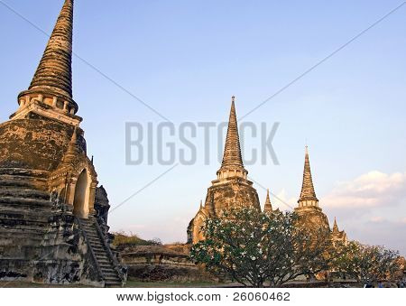 โบราณสถานเก่ากำแพงเมืองของเจริญ เมืองหลวงเก่าของประเทศไทย