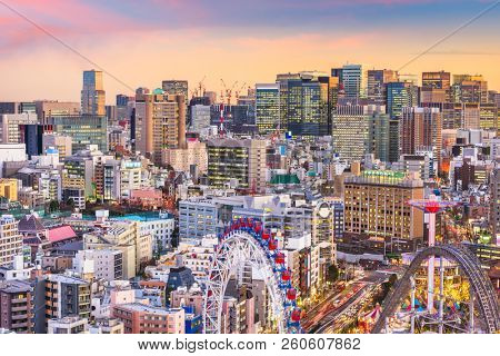Tokyo, Japan cityscape at dusk over Bunkyo Ward.