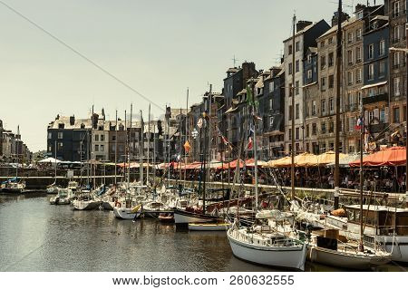 Honfleur, France - 2018.
Scenic View Of The Honfleur Harbour In Normandy, France.
Color Houses And T