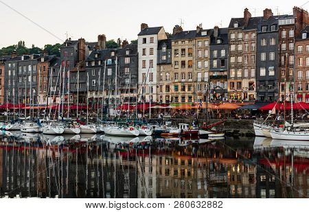 Honfleur, France - 2018.
Scenic View Of The Honfleur Harbour In Normandy, France.
Color Houses And T