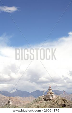 Stupa im Himalaya (buddhistischen Symbol)