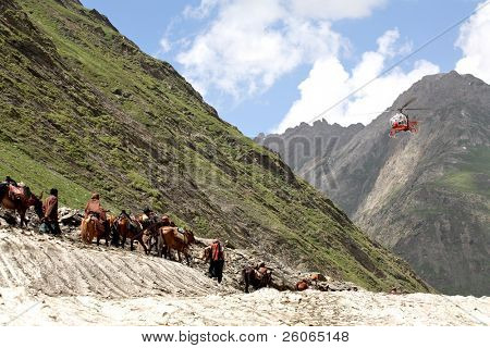 Pilgerfahrt nach der Heiligen Amarnath Höhle im Himalaya: mit Pferd und Hubschrauber