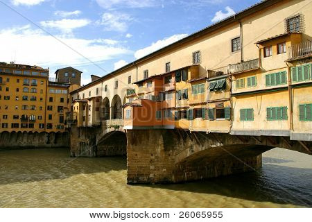 Słynny most Ponte Vecchio na rzekę Arno w Florencja (Firenze), Toskania, Włochy