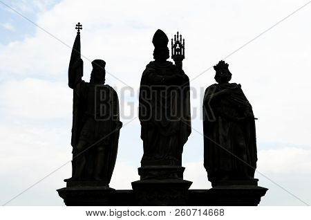 Silhouette Statues Of Saints Norbert Of Xanten, Wenceslas & Sigismund - Prague