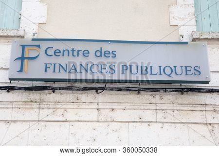 Bordeaux , Aquitaine / France - 03 03 2020 : Centre Des Finances Publiques Logo Sign Building Office