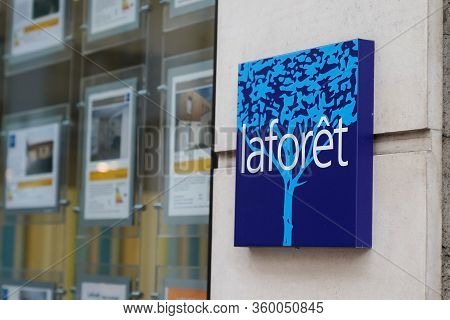 Bordeaux , Aquitaine / France - 01 15 2020 : Laforet Sign Logo Real Estate Agency Store Specialized 