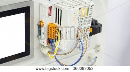 Fieldbus Coupler Is For Use For A Small Data Width In The Process Image To Digital Process Data. ; D