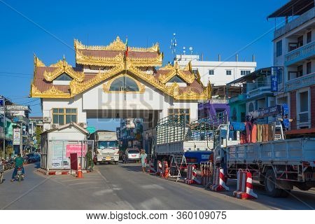 Myawaddi, Myanmar - December 28, 2016: Car Border Crossing Point Myanmar - Thailand On A Sunny Day