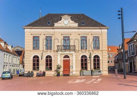 Steenwijk, Netherlands - March 27, 2020: Front Facade Of A Historic House At The Market Square Of St