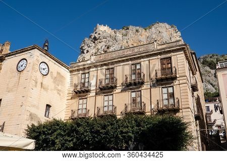 Cefalu, Sicily - February 11, 2020: The Historical Building Of The Albergo Barranco Luxury Hotel In 