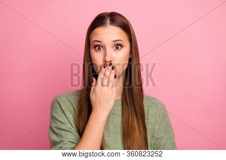 Astonished Cute Millennial Girl Have Trouble Problem She Tell Talk Confidential Novelty Hide Her Lip