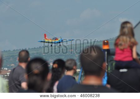 Dodatkowe 300 samoloty lecące podczas air show