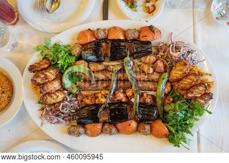 Kebab Meat Platter With Chilli And Onion