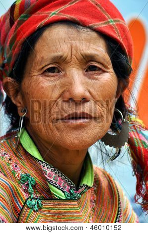 Vietnamských venkovských lidí na místním trhu v Bac Ha, Sa Pa, Vietnam