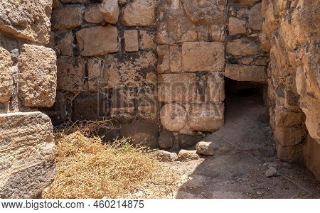Beit Shean, Israel, August 06, 2022 : Partially Restored Ruins Of One Of The Cities Of The Decapolis