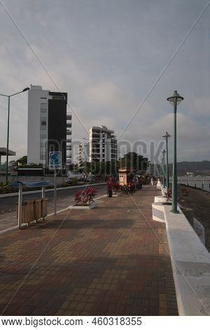 Bahia De Caraquez, Manabi / Ecuador - August 20 2022: People Walking On The Boardwalk Of The City Ne