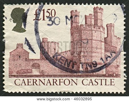 UK - około 1992: Znaczek wydrukowany w UK pokazuje obraz Caernarfon Castle, około 1992 roku.