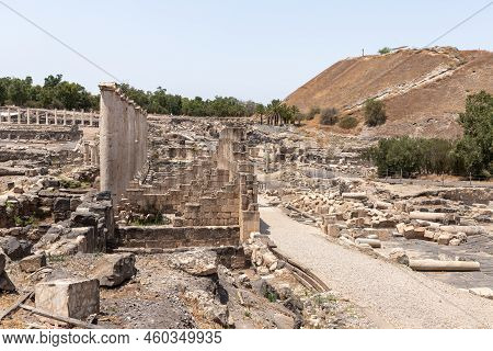 Beit Shean, Israel, August 06, 2022 : Partially Restored Ruins Of One Of The Cities Of The Decapolis