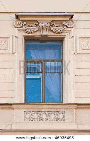 Bir kısma bir pencere.