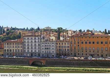 Florence, Italy - September 18, 2022: This Is The Lungarno Torrigiani Embankment Of The Arno River.