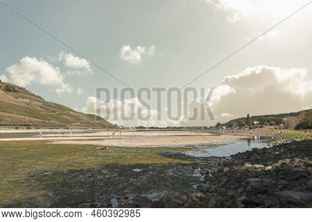 Rhine Near Bingen In Rhineland-palatinate In Germany. Extreme Low Water In The Drought Summer Of 202