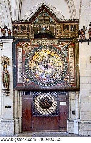 Münster, Germany - April 29, 2022: The Astronomical Clock In The St.paulus Cathedral In Münster Whic