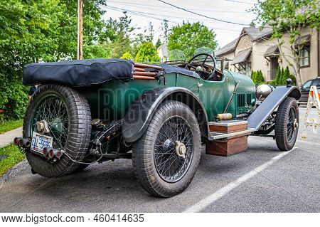 Highlands, Nc - June 11, 2022: Low Perspective Rear Corner View Of A 1927 Bentley 3 Litre Speed Mode