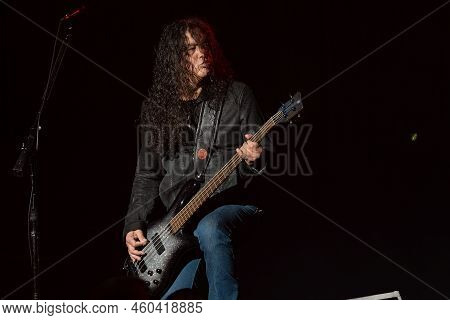 Clarkston, Michigan -usa- 08-16-2022: Alice In Chains Performs With Breaking Benjamin And Special Gu
