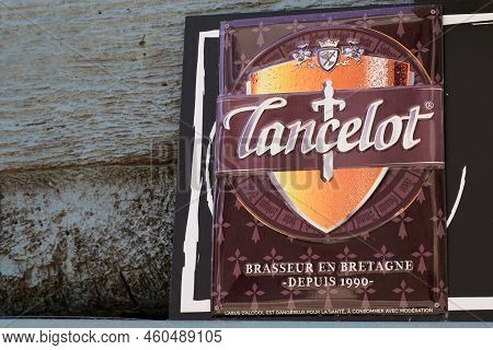 Bordeaux , Aquitaine  France - 08 22 2022 : Lancelot Bretagne Beer Logo Brand Brewer And Text Sign B