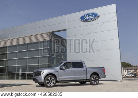 Kokomo - Circa August 2022: Ford F-150 Lightning Display. Ford Offers The F150 Lightning All-electri