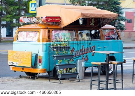 Krasnoyarsk, Russia - 25 August, 2022: Mobile Coffee Shop In Blue Cozy Volkswagen Transporter T2 Min