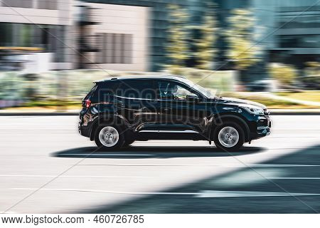 Small Suv Car Chery Tiggo 5x Moving Fast On The Street. Moscow, Russia - August 2022